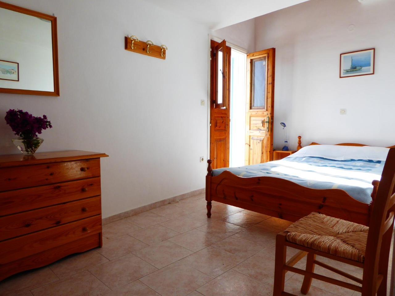 Villa Yorgos Chalki Town Exteriér fotografie
