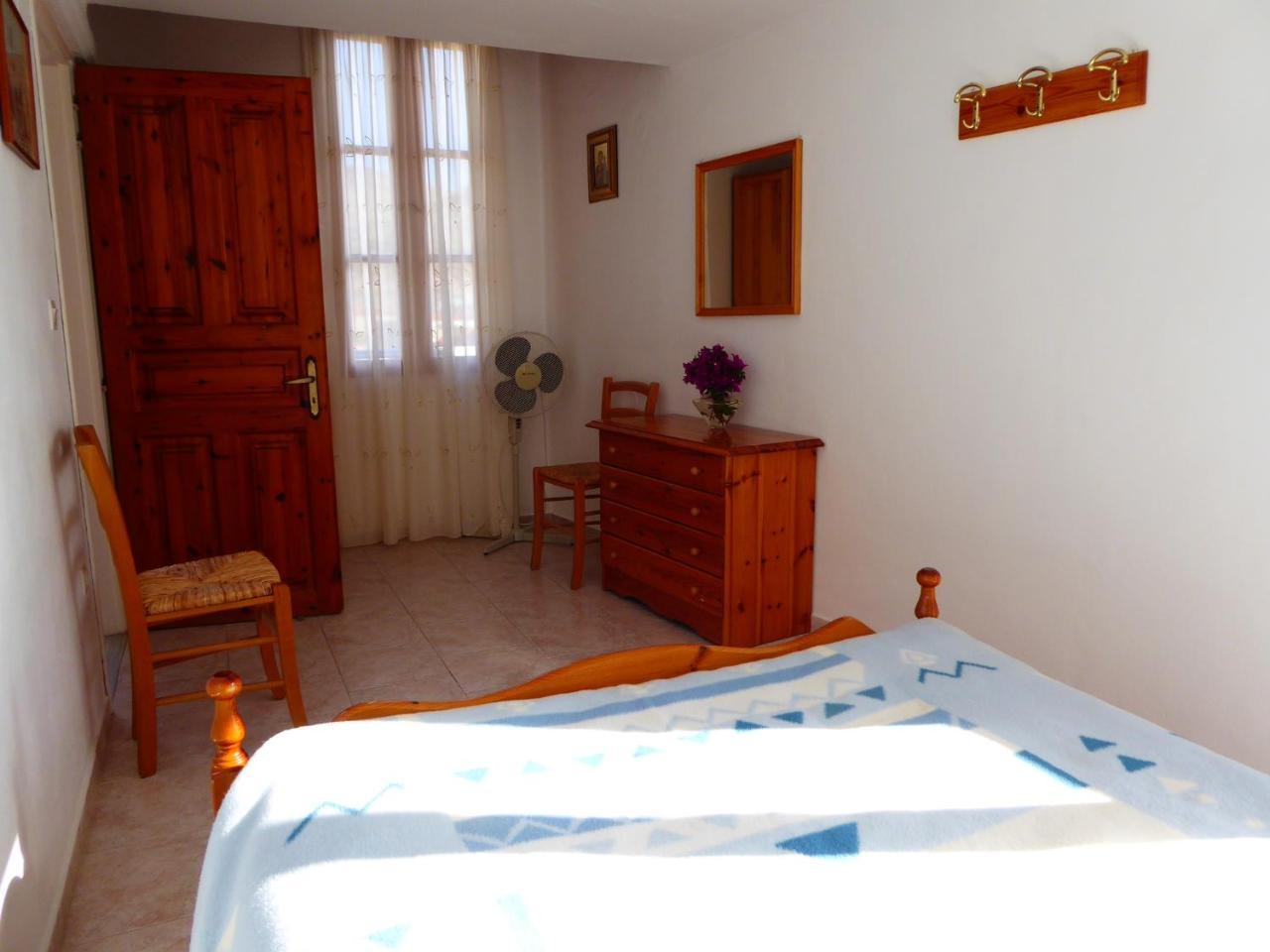 Villa Yorgos Chalki Town Exteriér fotografie
